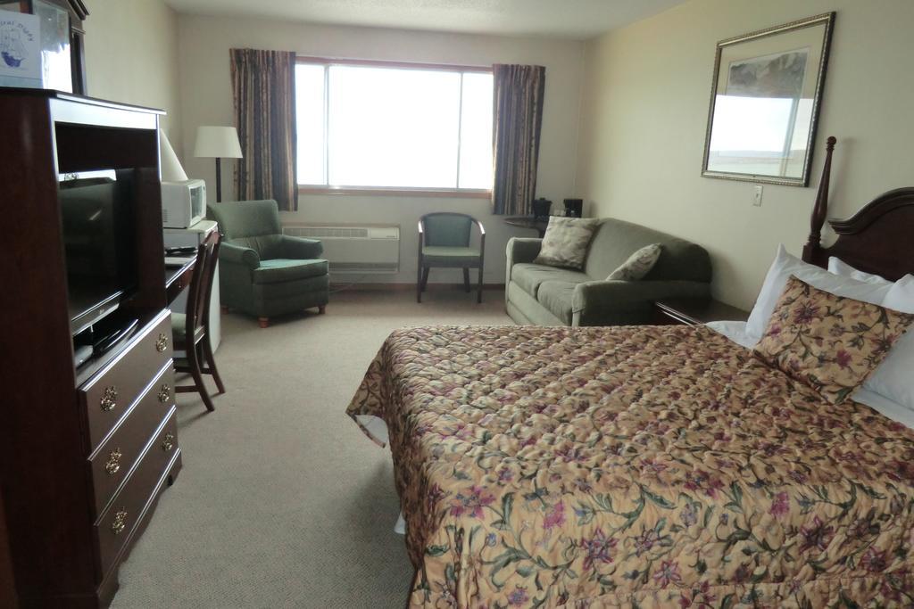 Admiral Digby Inn Restaurant And Cottages Екстериор снимка