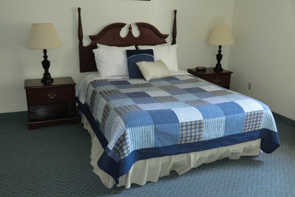 Admiral Digby Inn Restaurant And Cottages Екстериор снимка