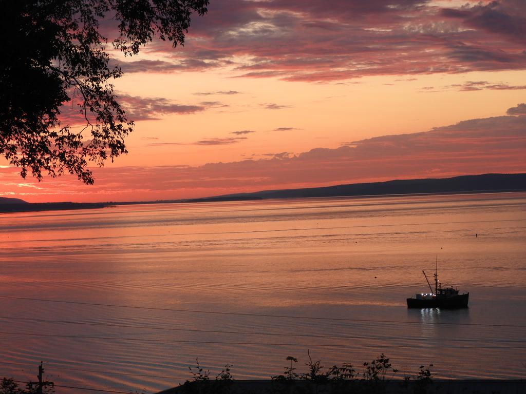 Admiral Digby Inn Restaurant And Cottages Екстериор снимка