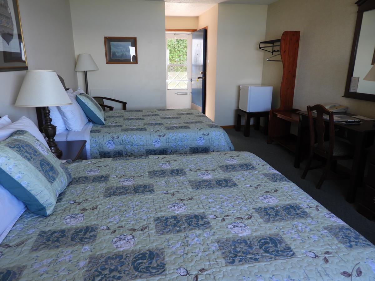 Admiral Digby Inn Restaurant And Cottages Екстериор снимка
