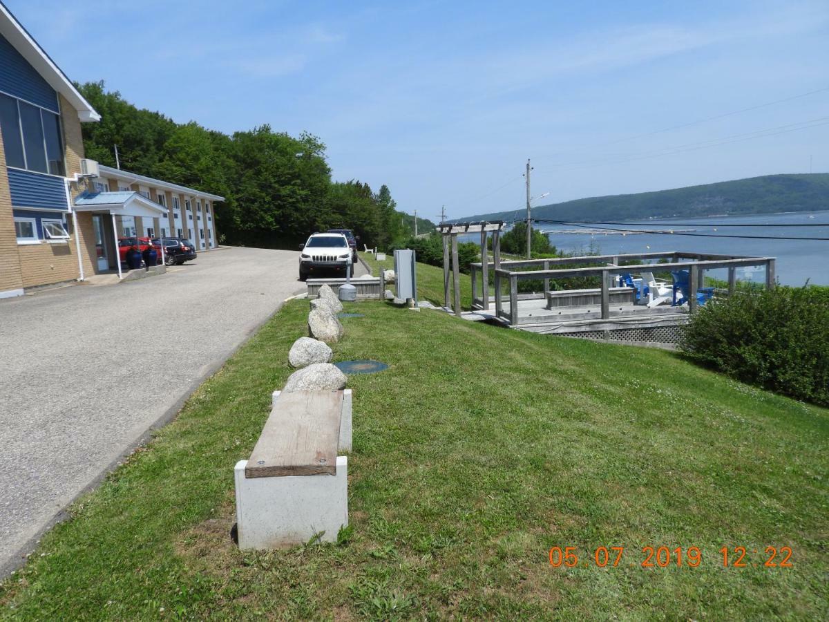 Admiral Digby Inn Restaurant And Cottages Екстериор снимка